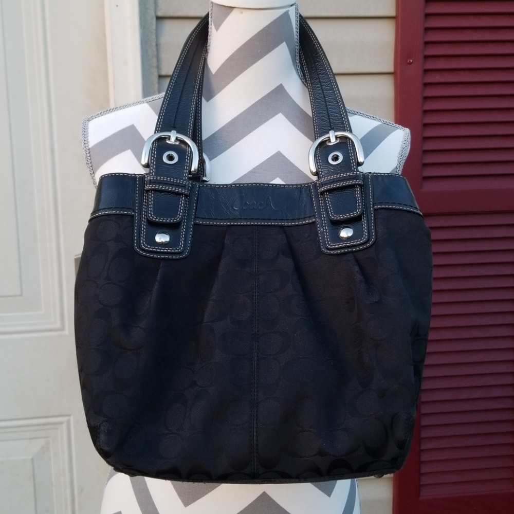 Authentic Coach purse!!